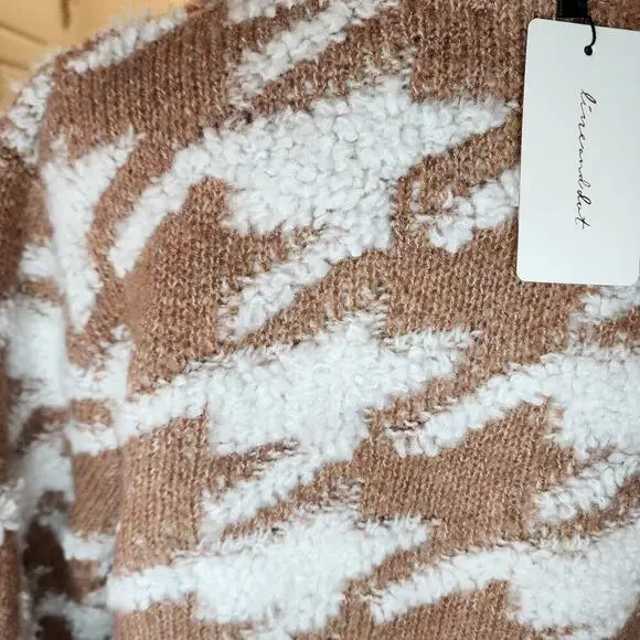 Line & Dot Houndstooth Sweater - Picture 10 of 16